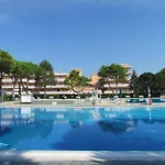 Lägenhet In A Poolside - Beahost *