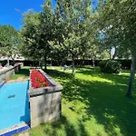 Lägenhet In A Poolside - Beahost *