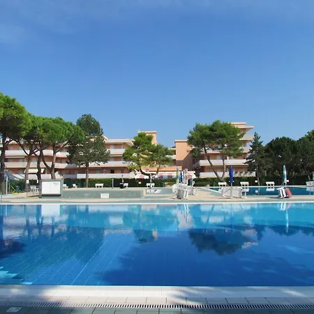 Apartment In A Poolside - Beahost *