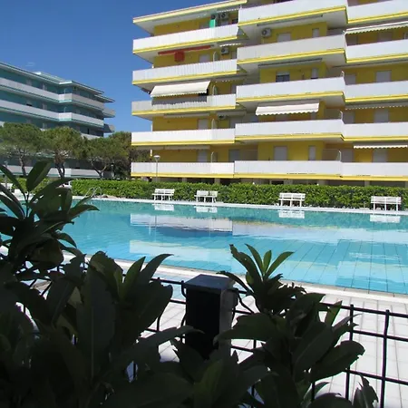 Apartment In A Poolside - Beahost